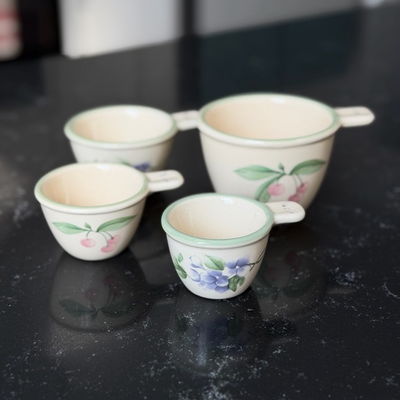 Pfaltzgraff Garden Party Measuring Cup Set - Picture 2 of 7